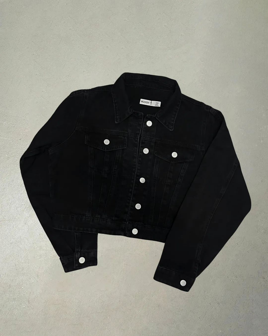 CAMPERA OVER CROP NEGRA #SAMBA.01