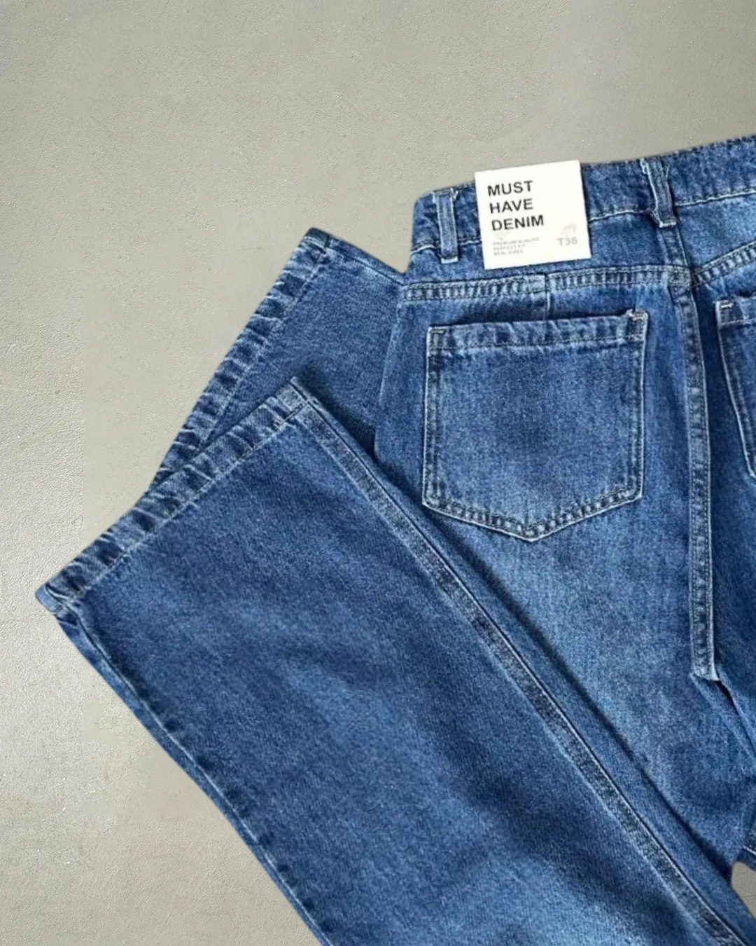 Alternative view of FULL LENGTH AZUL BG #DOX.03