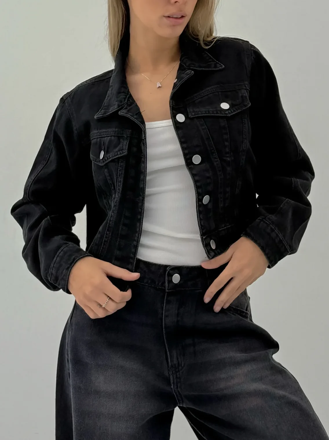 CAMPERA OVER CROP NEGRA #SAMBA.01