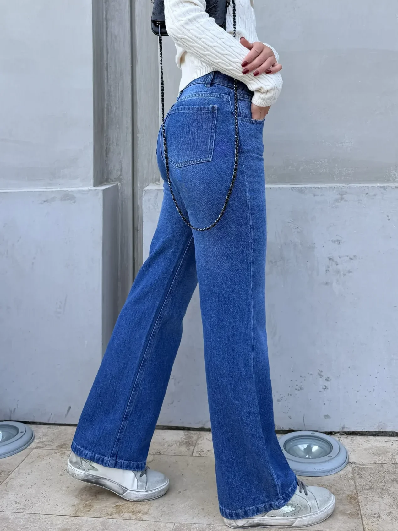 Alternative view of FULL LENGTH AZUL BG #DOX.03