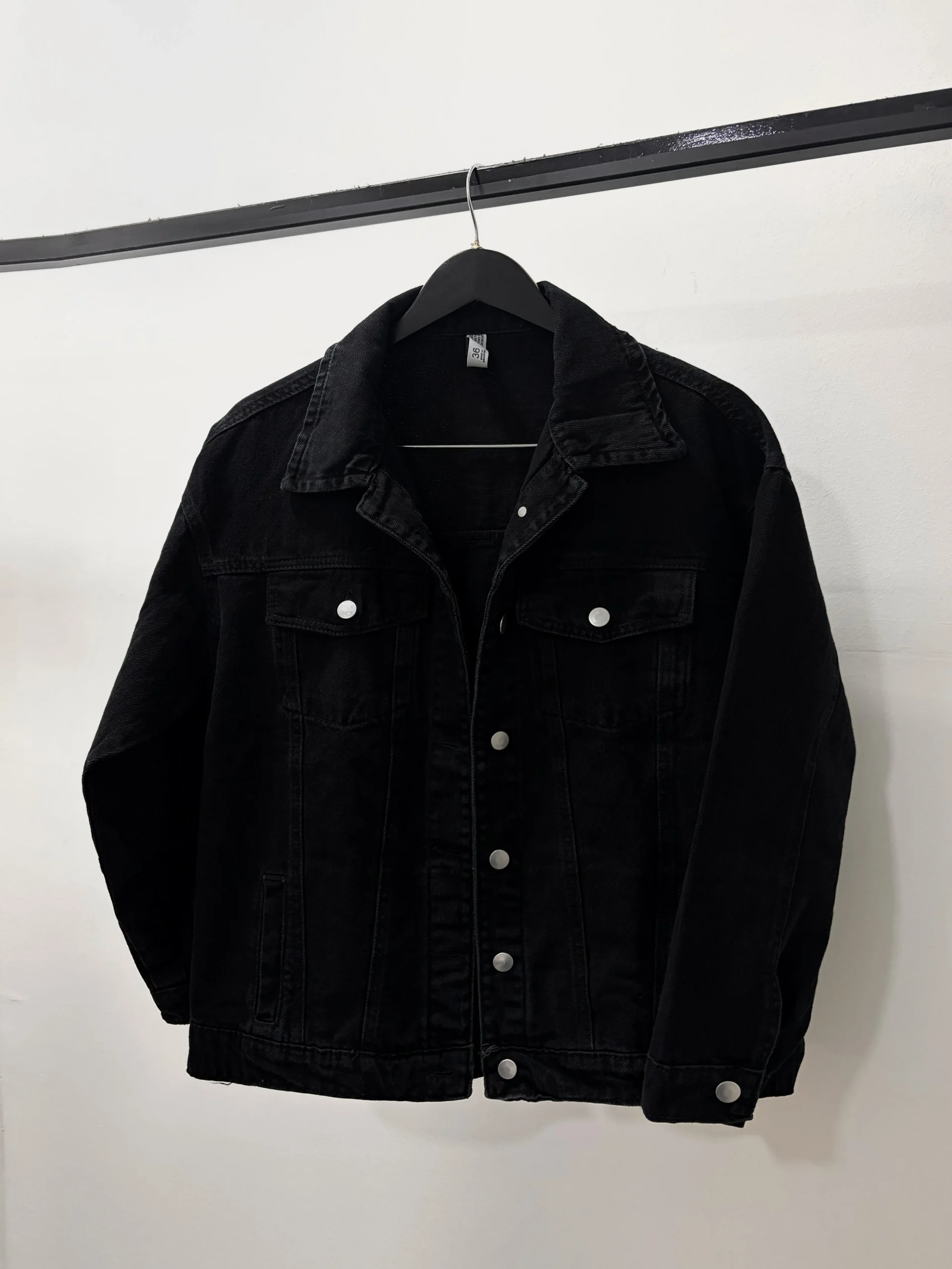 CAMPERA NEGRA OVER #GINNO.01