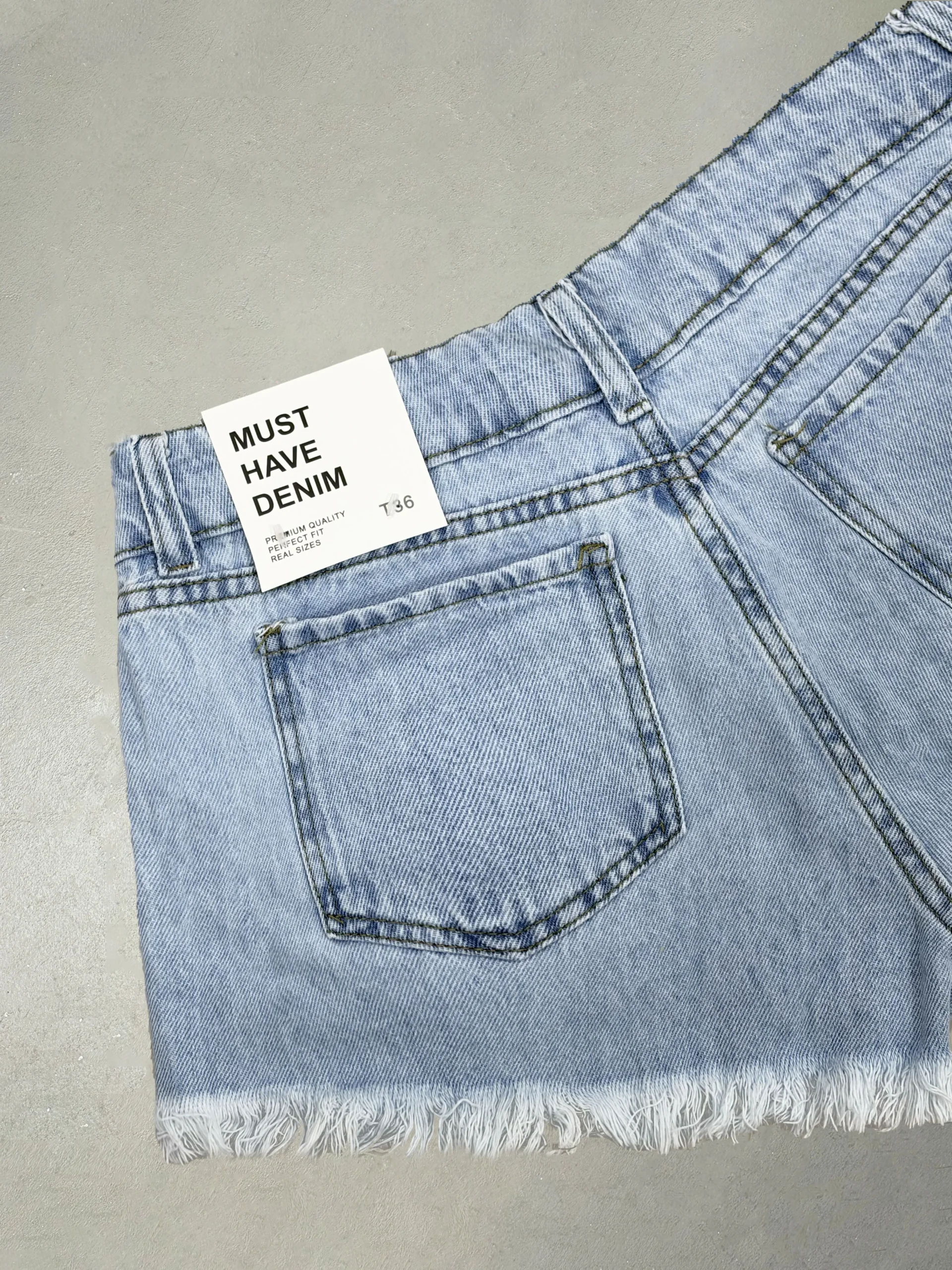 Alternative view of SHORT T. BAJO CELESTE #POLA.04.BG